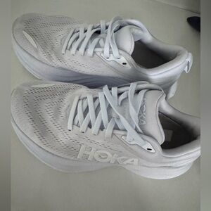 White Hoka Bondi 8